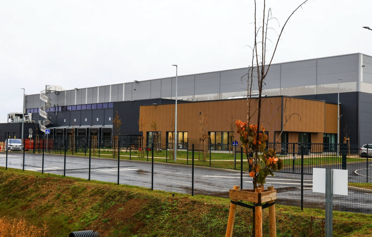 Entrepôt logistique premium de 9 000 m² sur l'ancienne base aérienne de Frescaty: une opportunité stratégique