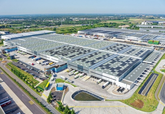 Prologis et TotalEnergies s'associent pour un vaste réseau de bornes de recharge pour véhicules électriques: un coup de pouce pour la logistique durable et les locataires d'entrepôts